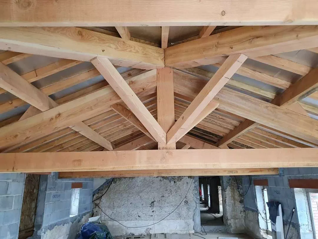 realisation-charpente-bois-metallique-charpentes-gauriau-charpentier-l-absie (2)